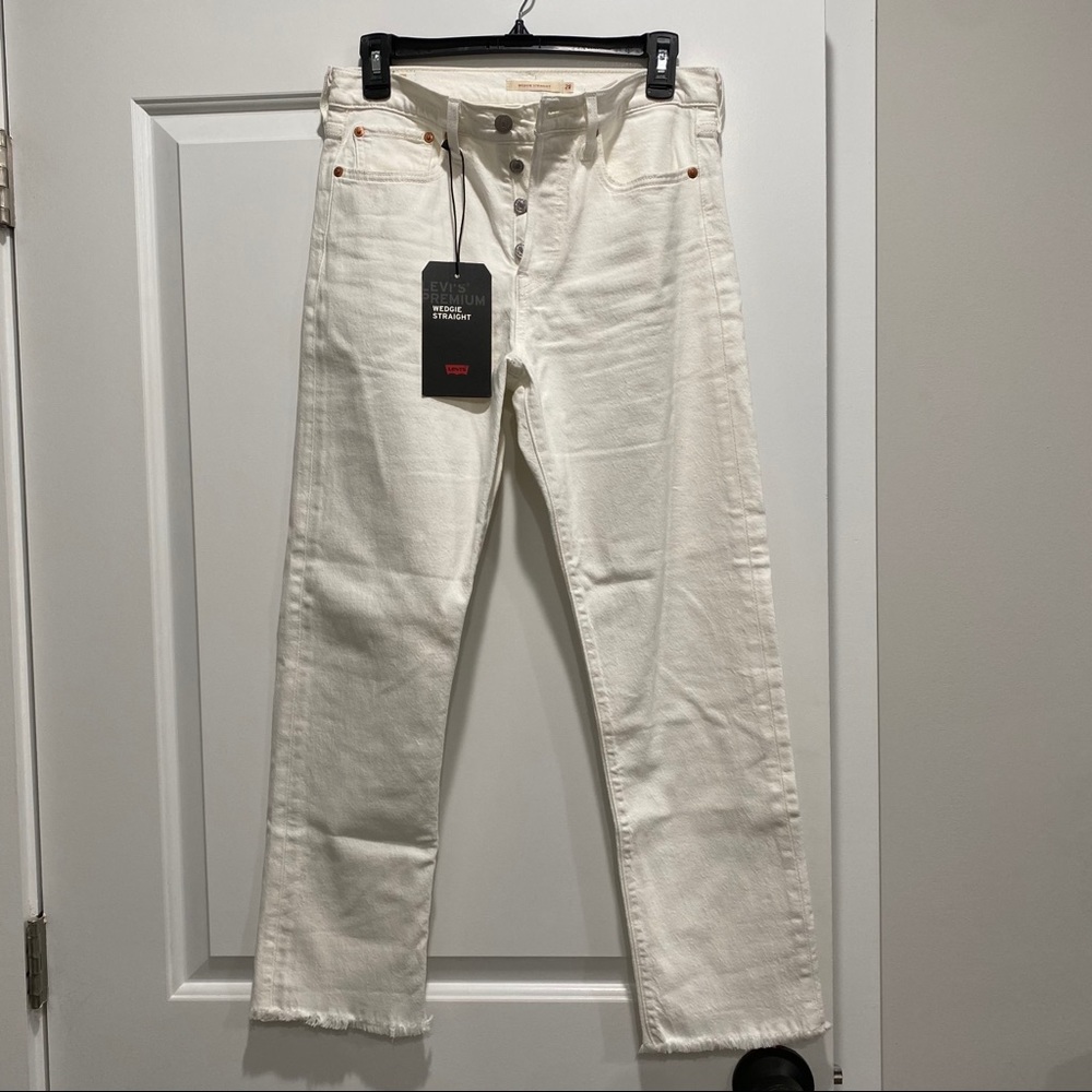 Levi’s White Wedgie Straight Fit Jeans